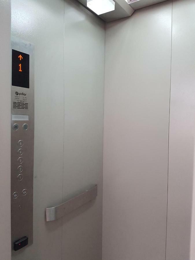 Ethan Hotel Kelapa Gading Джакарта Экстерьер фото